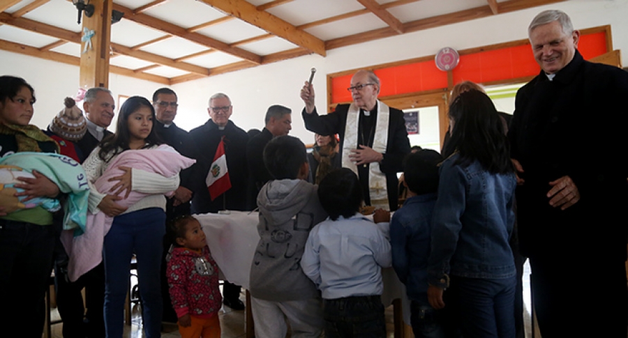 Cardenal Cipriani: contraponer Francisco a Benedicto es un objetivo demon&iacute;aco
