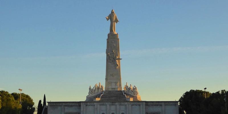 El Movimiento Familiar Cristiano de Madrid peregrina al Cerro de los &Aacute;ngeles