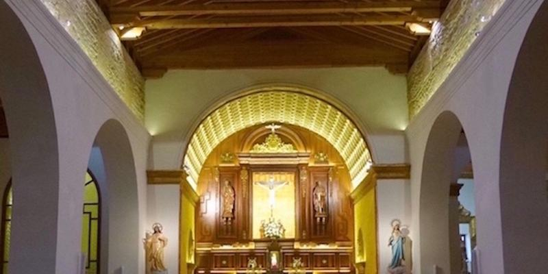 Monse&ntilde;or Mart&iacute;nez Camino administra el sacramento de la Confirmaci&oacute;n en San Pedro Ap&oacute;stol de Alcobendas