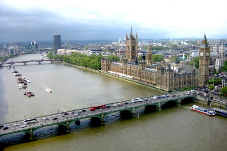 Francisco reza por las v&iacute;ctimas del atentado en Londres