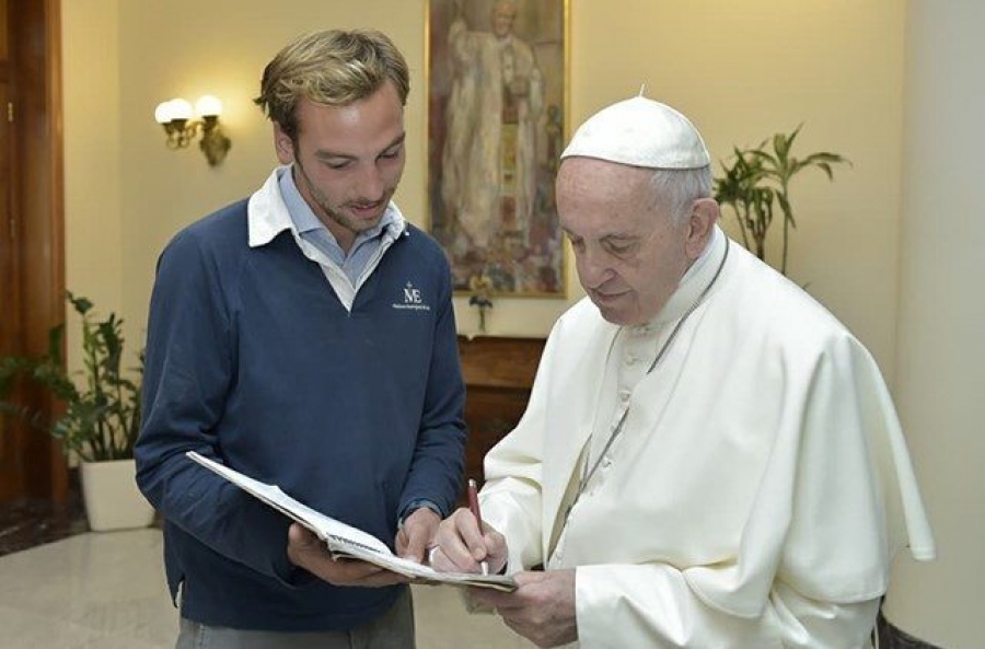 Paul Bablot cruza Asia en bicicleta para conocer las minorías cristianas