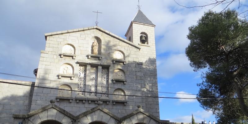 Monse&ntilde;or Santos Montoya realiza la visita pastoral a San Ignacio de Loyola, en Torrelodones