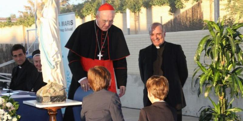 El arzobispo de Madrid bendice la capilla del Stella Maris College &amp; Prep School en Aravaca