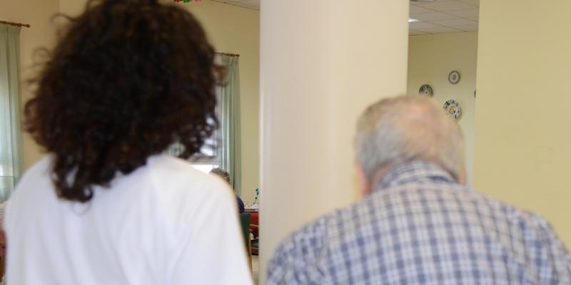 El grupo de teatro del colegio Nuevo Equipo anima a los mayores de la residencia Fundaci&oacute;n Santa Luc&iacute;a