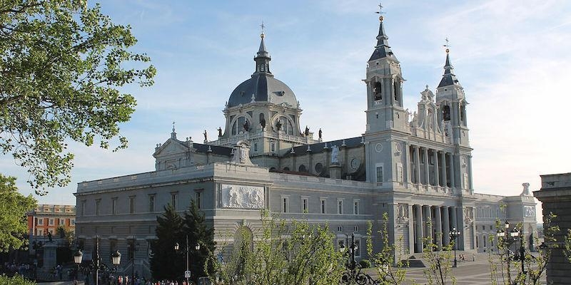 El cardenal preside en la catedral una Misa de acci&oacute;n de gracias por la graduaci&oacute;n de 2&ordm; de Bachillerato de La Inmaculada-Marillac