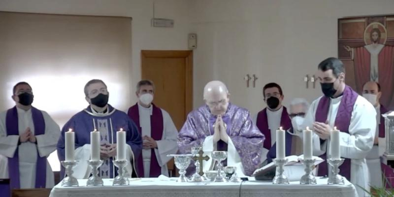 &laquo;Ensalzar a Dios es lo que quiso hacer la madre M&ordf; Dolores Segarra fundando esta congregaci&oacute;n que ahora ofrece la vida por los sacerdotes&raquo;