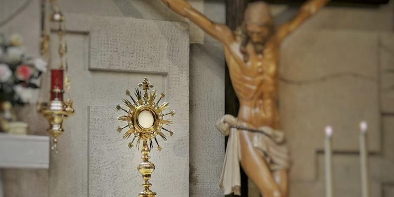 La Presentaci&oacute;n de Nuestra Se&ntilde;ora de Moratalaz ampl&iacute;a el horario de la adoraci&oacute;n al Sant&iacute;simo