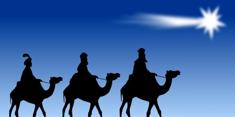 Los Magos de Oriente visitan a los peque&ntilde;os de la Hermandad de Los Gitanos