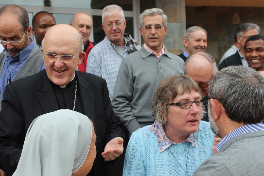A los misioneros y misioneras: &laquo;A vosotros, que llev&aacute;is la ternura de Dios, en este tiempo de Navidad os sentimos muy presentes&raquo;