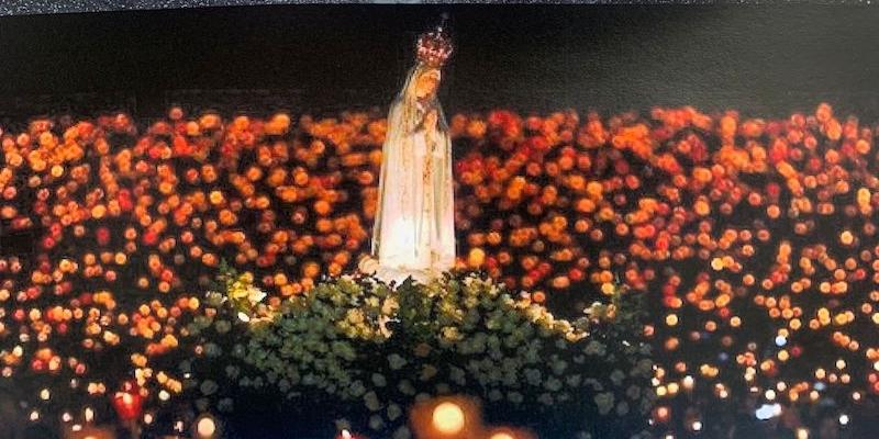 San Lesmes Abad de Alcobendas despide el mes de María con un rosario de antorchas