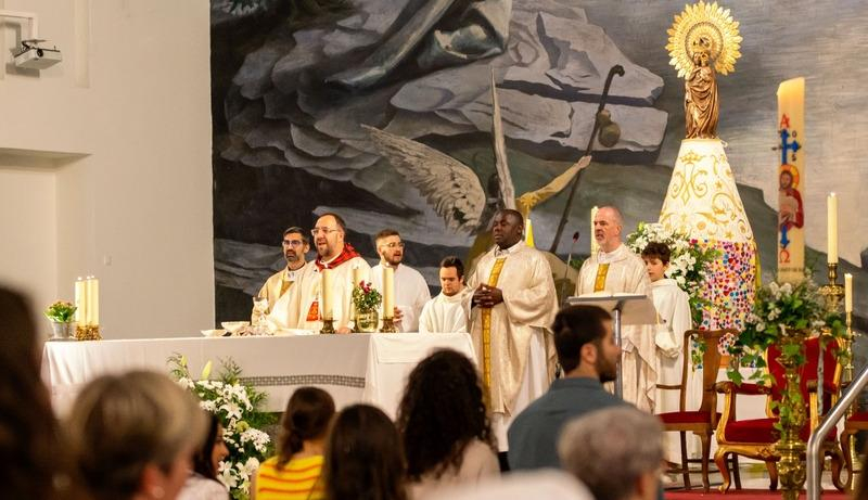 Toño Casado, párroco de Nuestra Señora del Pilar: «Nuestra Madre, que es consuelo, nos da alegría y esperanza en estos tiempos difíciles»