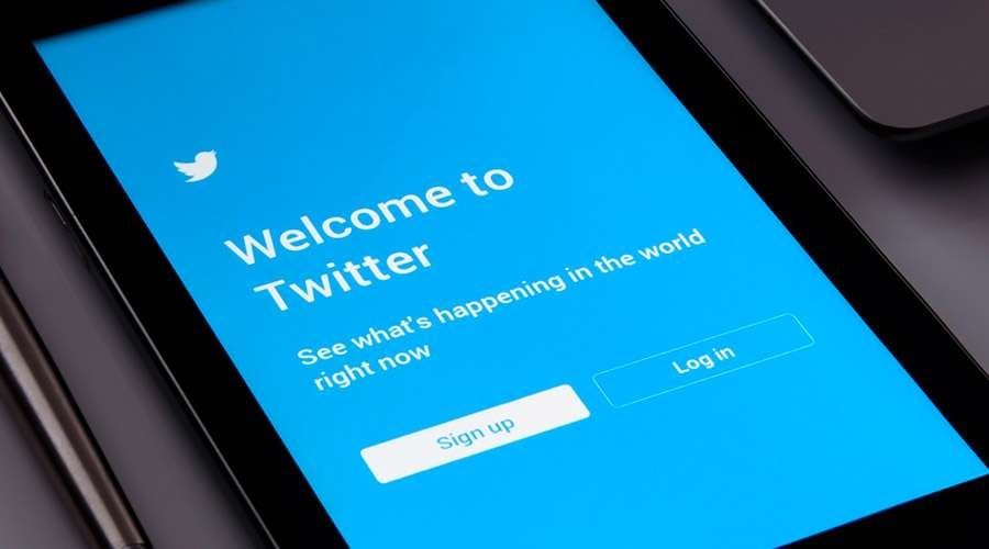 Podr&iacute;an demandar a Twitter por bloquear contenido provida