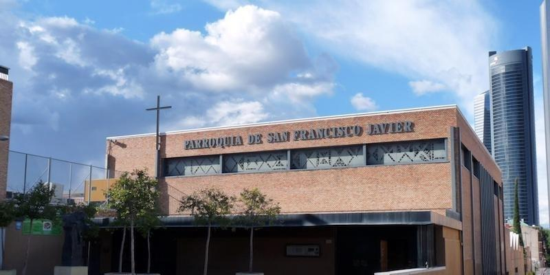 El padre Ángel Camino celebra una Eucaristía en San Francisco Javier en honor a su titular