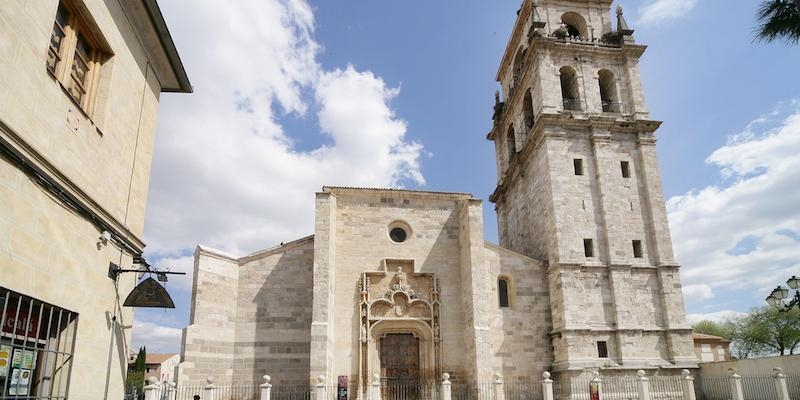 Monse&ntilde;or Mart&iacute;nez Camino asiste a la clausura de la causa de los m&aacute;rtires de Alcal&aacute; de Henares