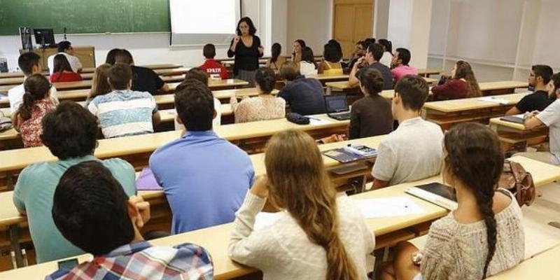 Foro de la Familia inicia contactos para estudiar acciones conjuntas frente a la ideologizaci&oacute;n educativa del PSOE