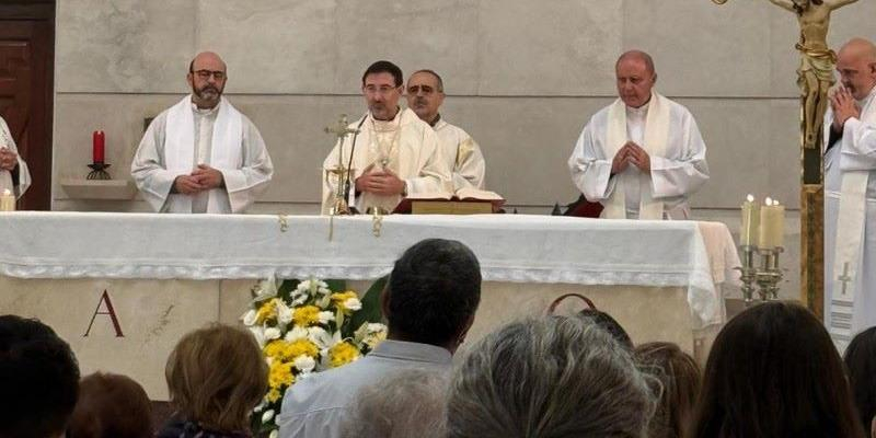 El cardenal Cobo preside la misa de Todos los Santos en el cementerio de Nuestra Señora de la Almudena: «Venimos a reclamar la esperanza»