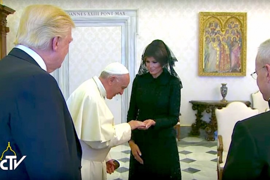 El Santo Padre y Trump conversan media hora a puerta cerrada