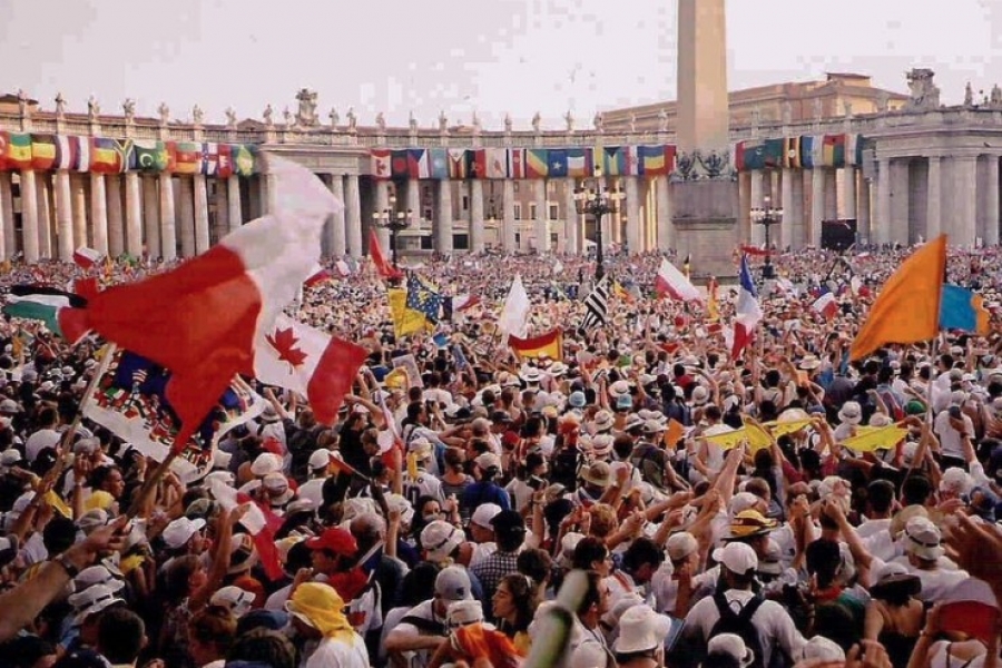 Francisco pide a los j&oacute;venes &laquo;construir puentes y volar alto&raquo; como Madre Teresa