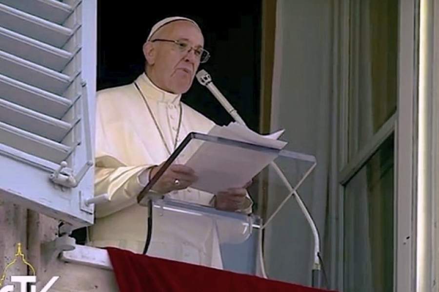 El Papa en el &Aacute;ngelus: &laquo;Hoy iniciamos un retiro, recen por m&iacute; y por mis colaboradores de la Curia Romana&raquo;