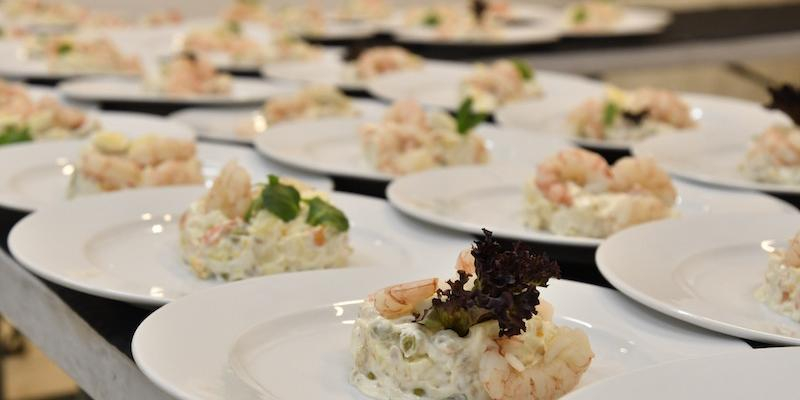 La VIII edici&oacute;n de 'Te invito a cenar' llevar&aacute; una cena de Navidad especial a los hogares de mil personas