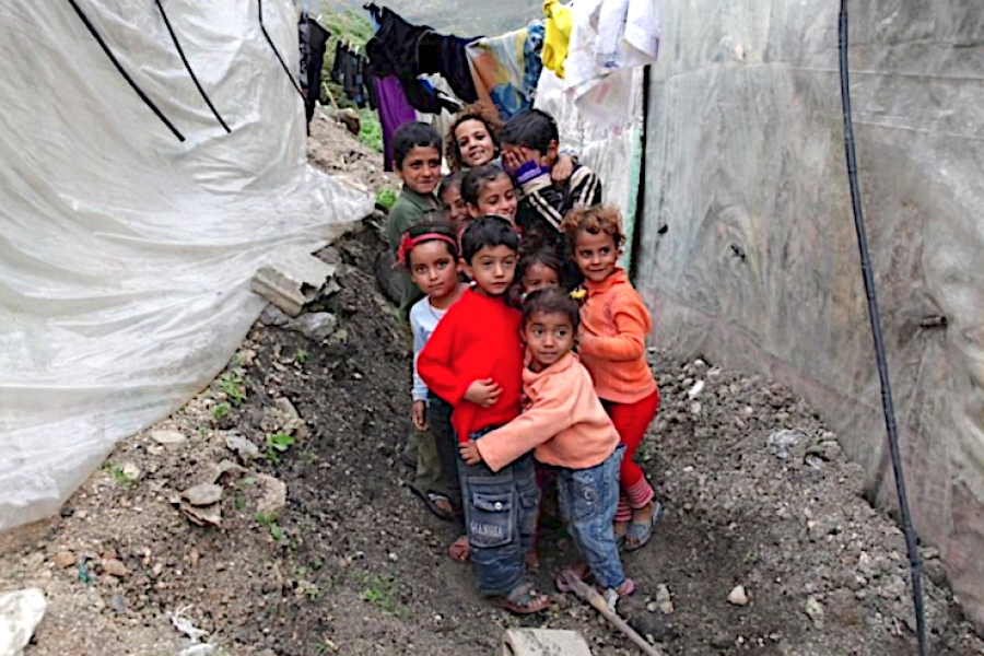 Proteger a los ni&ntilde;os migrantes con soluciones duraderas