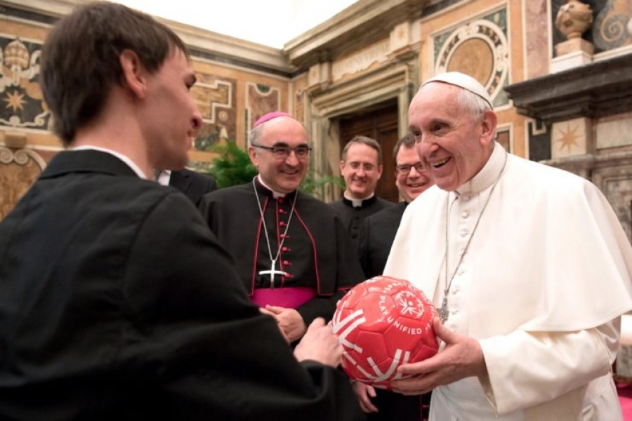 Francisco a los atletas de los juegos de invierno: 'El deporte es signo de esperanza'