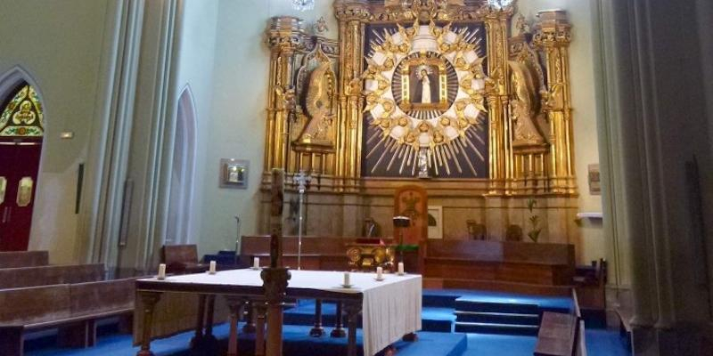 Inmigrantes latinos celebran en Virgen de la Paloma y San Pedro el Real eucarist&iacute;as dominicales