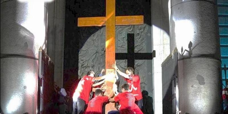 La réplica de la cruz de la JMJ comienza en San Ignacio de Loyola de Torrelodones su recorrido por la Vicaría VII