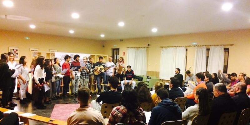 El cardenal Osoro acompa&ntilde;a a los universitarios de CL en sus ejercicios espirituales