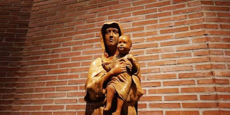 Monse&ntilde;or Jes&uacute;s Vidal contin&uacute;a en Nuestra Se&ntilde;ora de Bel&eacute;n su recorrido por Nuestra Se&ntilde;ora de Moratalaz