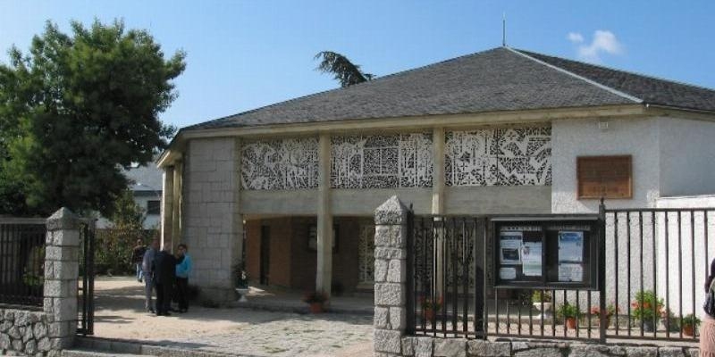 Gil Gonz&aacute;lez preside la toma de posesi&oacute;n del p&aacute;rroco de Hoyo de Manzanares