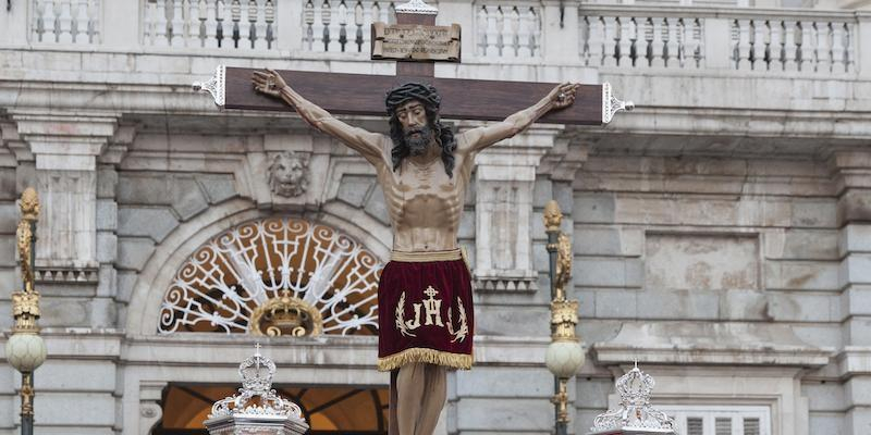 La catedral de las Fuerzas Armadas acoge el XIII preg&oacute;n de Semana Santa de la Hermandad del Cristo de los Alabarderos