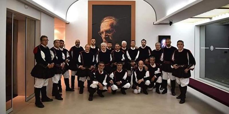 Nuestra Se&ntilde;ora del Carmen de Pozuelo acoge este domingo una Eucarist&iacute;a animada por el coro Su Nugoresu