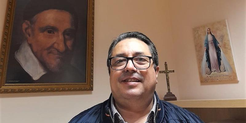 Monseñor Martínez Camino ordena diácono a un misionero paúl en la basílica de La Milagrosa