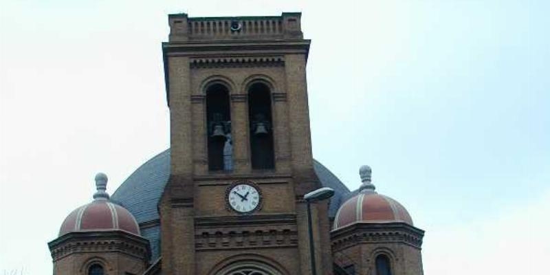 El padre Ángel Camino visita la parroquia de San Francisco de Sales