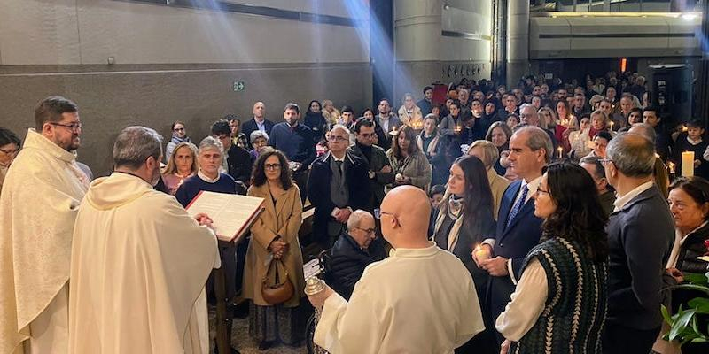 Enrique Gonz&aacute;lez, p&aacute;rroco de Nuestra Se&ntilde;ora del Buen Suceso, ante la inscripci&oacute;n en el Libro Bautismo de Deseo: &laquo;Cada ni&ntilde;o que hemos presentado es una luz para el mundo&raquo;