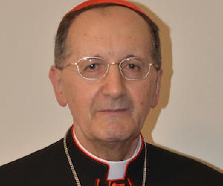 Francisco: La santificaci&oacute;n del sacerdote est&aacute; estrechamente ligada a la de su pueblo