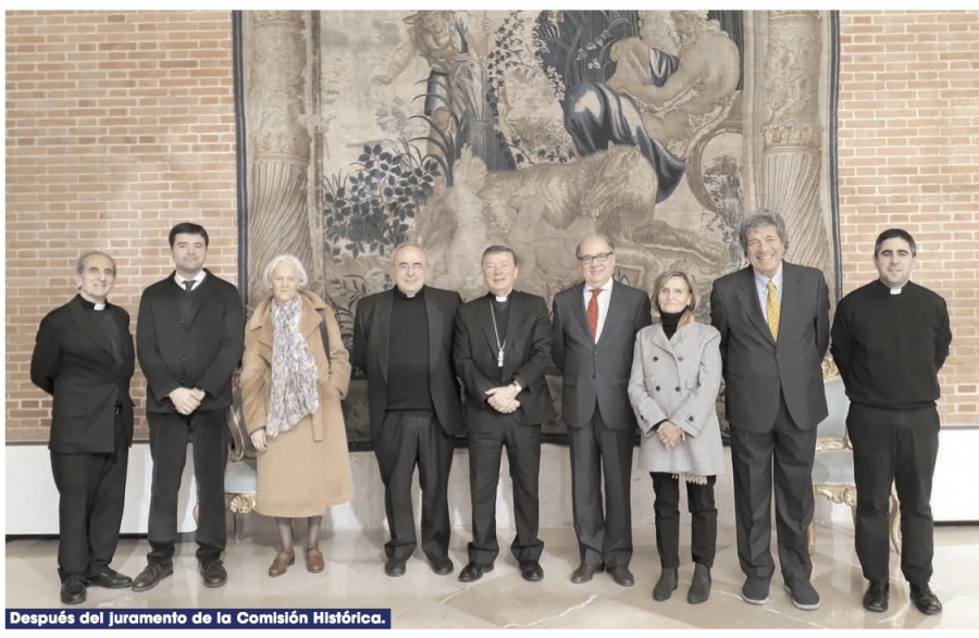 Los miembros de la Comisi&oacute;n Hist&oacute;rica del proceso del Caballero de Gracia juran sus cargos