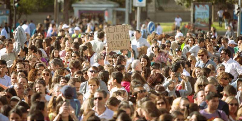 60.000 personas llenan Cibeles en la Fiesta de la Resurrecci&oacute;n: &laquo;Que el Se&ntilde;or nos siga ayudando a todos a ser testigos valientes&raquo;