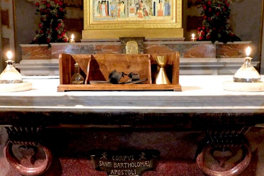 En un altar de San Bartolom&eacute; en la Isla Tiberina figuran los m&aacute;rtires latinoamericanos