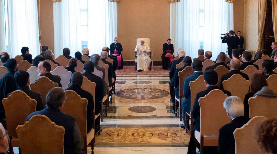 El Papa Francisco pide un nuevo pacto educativo entre escuela, familia y jóvenes