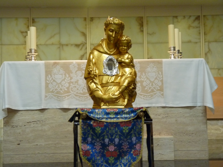 Un Busto relicario del Santo de Padua visitó la parroquia de San Antonio de las Cárcavas