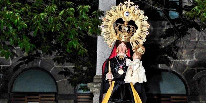 El padre Miguel Gómez Martín predica en San Lorenzo de El Escorial la novena en honor a la Virgen de Gracia