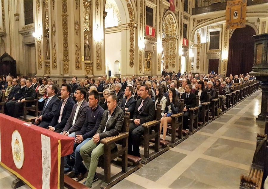 La Hermandad de Jes&uacute;s del Gran Poder entrega diplomas a los hermanos que cumplen sus bodas de oro en la corporaci&oacute;n