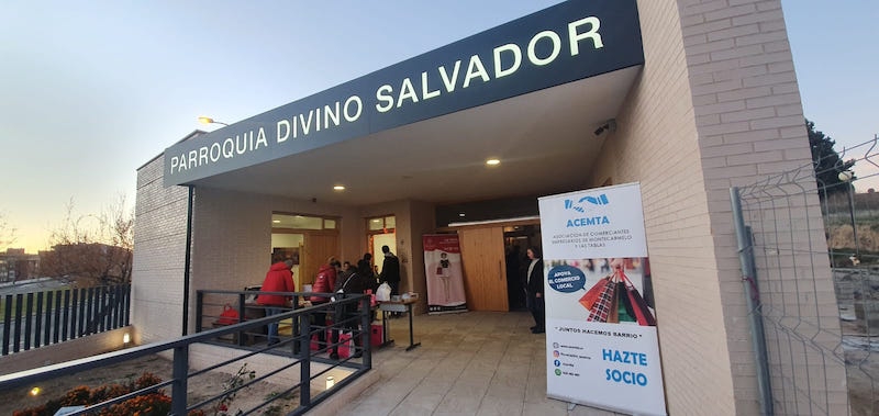 Divino Salvador recibe la visita pastoral de monseñor Martínez Camino